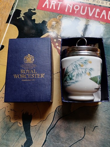 Vintage royal worcester egg - royal,