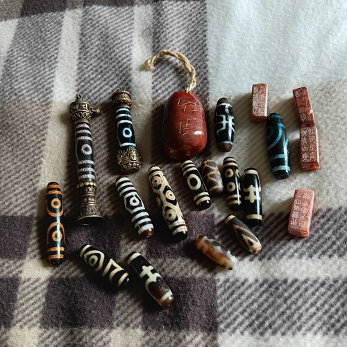Tibetan old agate dzi - old, /