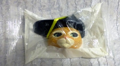 Shrek hanging head puss - shrek,