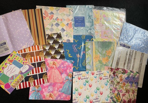 Lot vintage gift wrap - of,