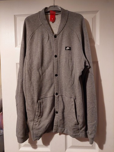 Mens nike size large button - size,