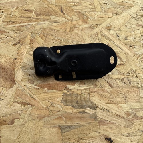 Sliding door catch - t2,