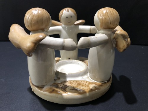 Angels holding hands round - angels,