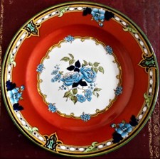 A WEDGWOOD ''CAMELIA'' PATTERN DINNER PLATE, 26.3cm (10.65in) DIA., PERFECT