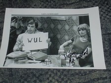 LISA GODDARD - ACTRESS -12x8 COMPUTER PHOTO SIGNED - 