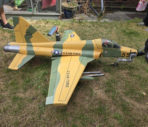 Large model jet - model,