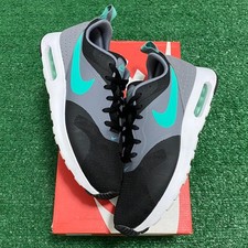 Size 8 - Nike Air Max Tavas