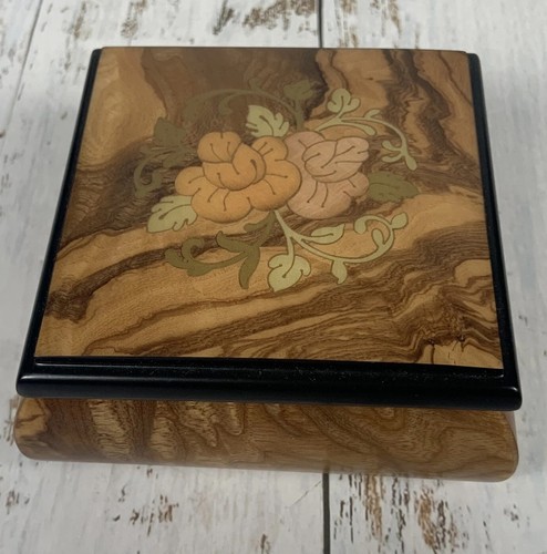 Vintage inlaid wooden trinket - wooden,