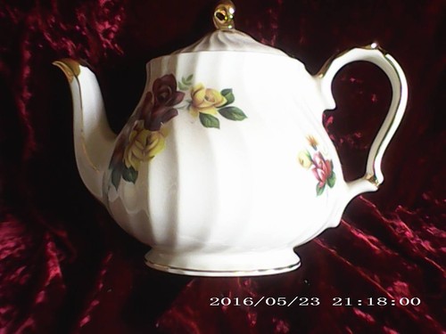 Vintage sadler tea pot - vintage,