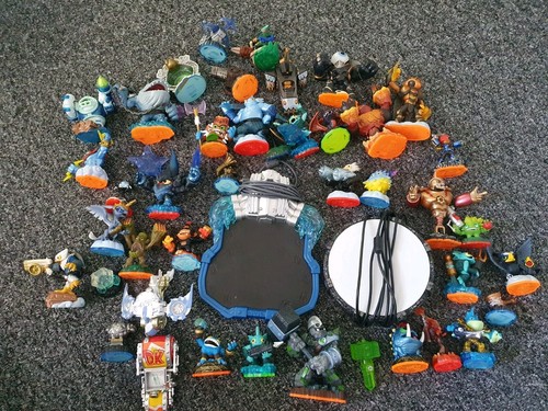 Skylanders figures - 42,