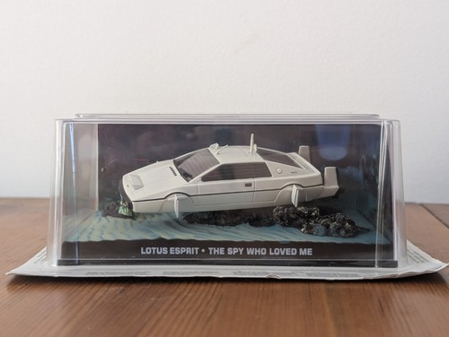 Issue james bond car - james,