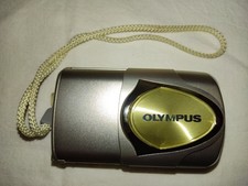 Olympus µ[mju:] Stylus 400 Digital Camera w/ case & manual; no charger, disk etc