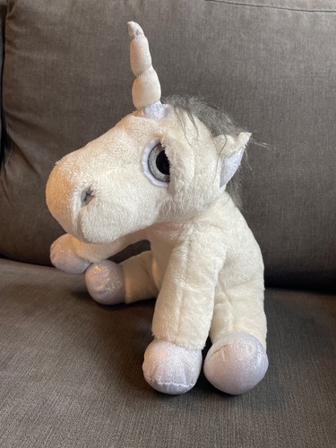 Suki white unicorn with snow - suki,