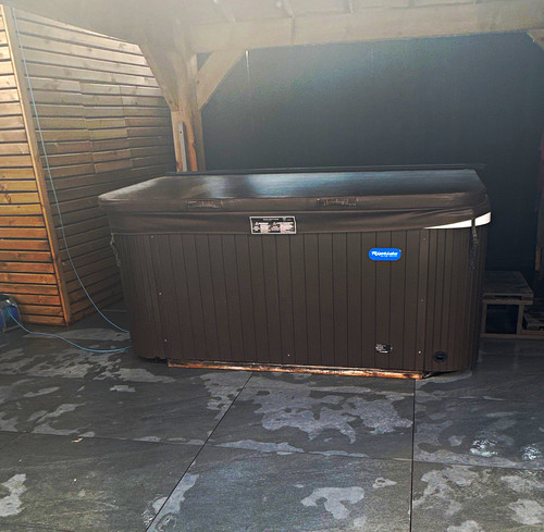 Riptide square hot - spa, air