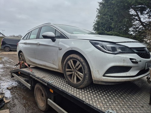 Vauxhall astra breaking 2018 - astra,