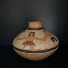 Vtg  Vassel Pottery ArtHandcrafted WaterCántaro Hand Painting EmbossedPeopleVase