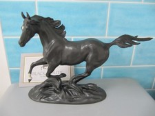VINTAGE BLACK BEAUTY Porcelain