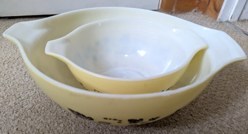 Vintage pyrex yellow - yellow, black