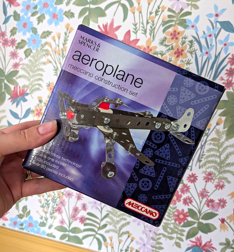 Marks spencer meccano - &, x