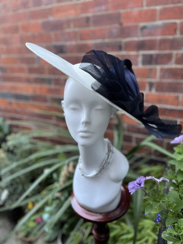 Navy and winter white wedding - winter,