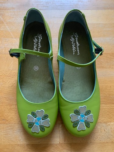 Apple green leather - , mary