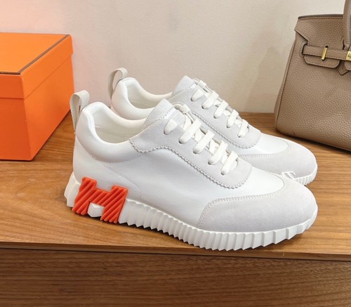 Hermes bouncing white men - bouncing,
