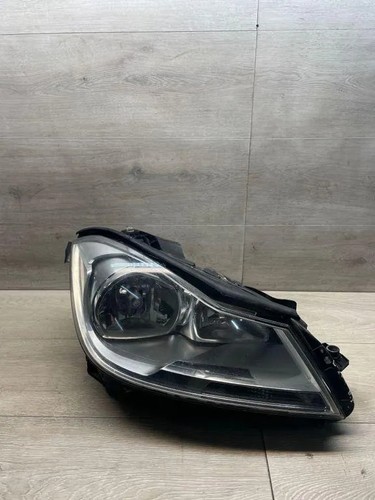 Mercedes benz w204 headlight - mercedes-benz, c