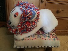 Vintage White British Lion Red