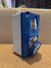 Gewiss GW66204N 16A 240V  2P+E (3 Pin)  BLUE VERTICAL INTERLOCK SWITCHED SOCKET