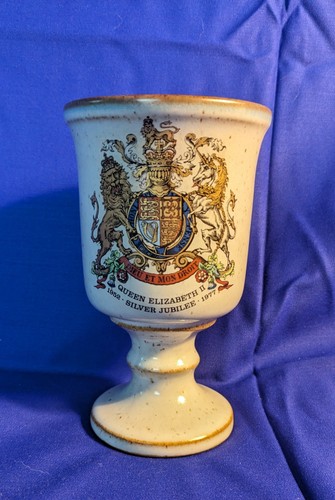 Souvenir grayshott pottery - souvenir,