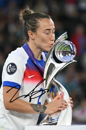 Lucy bronze england champions - lucy,