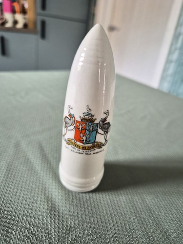 Goss crested china - w,