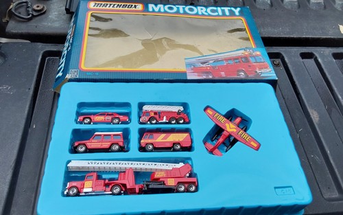 Matchbox motorcity mc15 fire - matchbox,