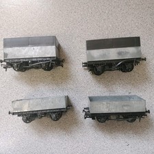 Peco OO Gauge Metal Bodied Wagon x 4. Spares Or Repairs.