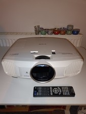 Epsom ET-TW7200 Projector with Remote Control