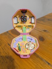 Vintage Polly Pocket Suki's Japanese Tea House Compact Playset Bluebird 1990s