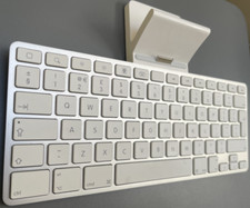 Apple iPad Keyboard Dock White