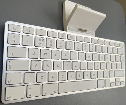 Apple ipad keyboard - apple, white