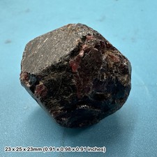 Garnet crystal mineral - crystal,