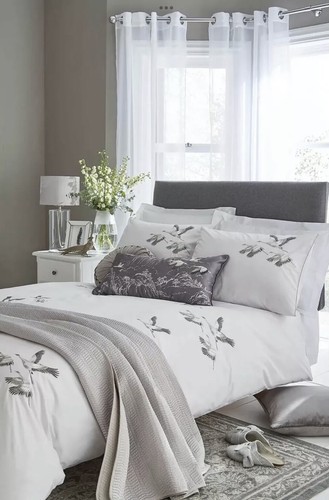 Bnwt stunning laura ashley - stunning,