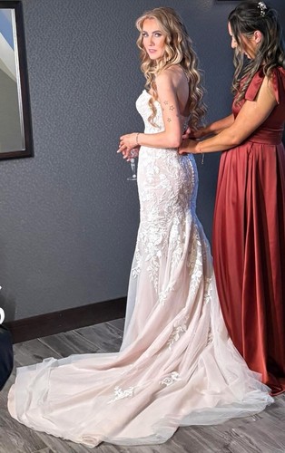 Mermaid trumpet wedding dress - trumpet,