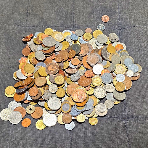 Mixed world coin bulk lot - world,
