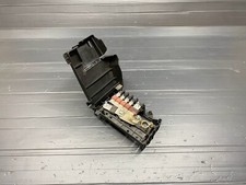 VAUXHALL ASTRA J MK6 GENUINE BATTERY LEAD TERMINAL COVER CLAMP FUSE 13368497