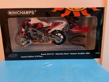 Minichamps Honda RC211V Summer Test Bike 2001 Valentino Rossi Diecast 1:12 Scale