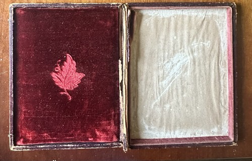 Half plate 1840s - empty, leather