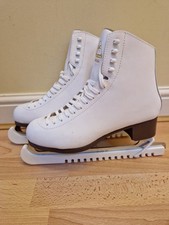 Ice Skating Boots with Blade Protectors.. Jackson White Size 11 with carry Bag