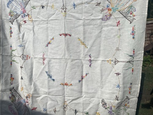 Vintage hand embroidered - hand,