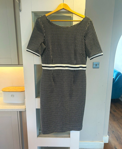 Next black white check - black,