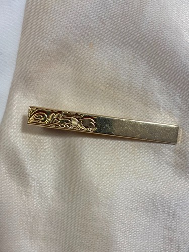 Vintage long engraved gold - long,