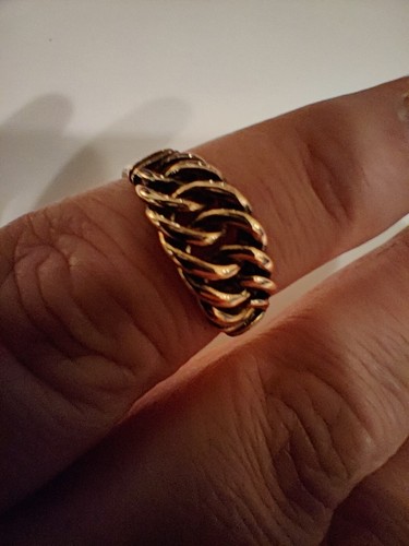 9ct gold curb style - style, keeper